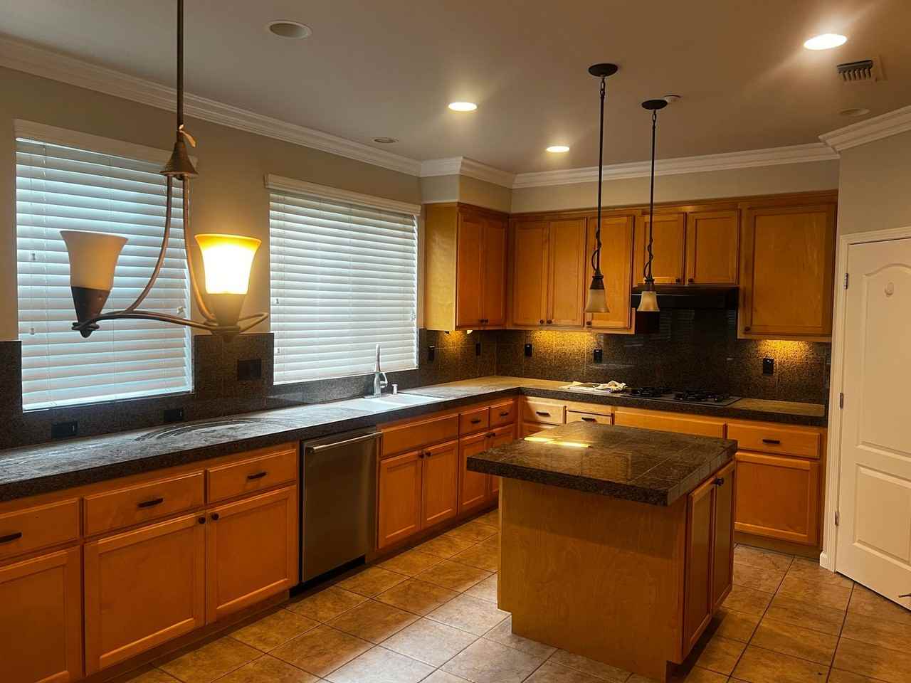 632 Dunwood Ct - Photo 4 of 17