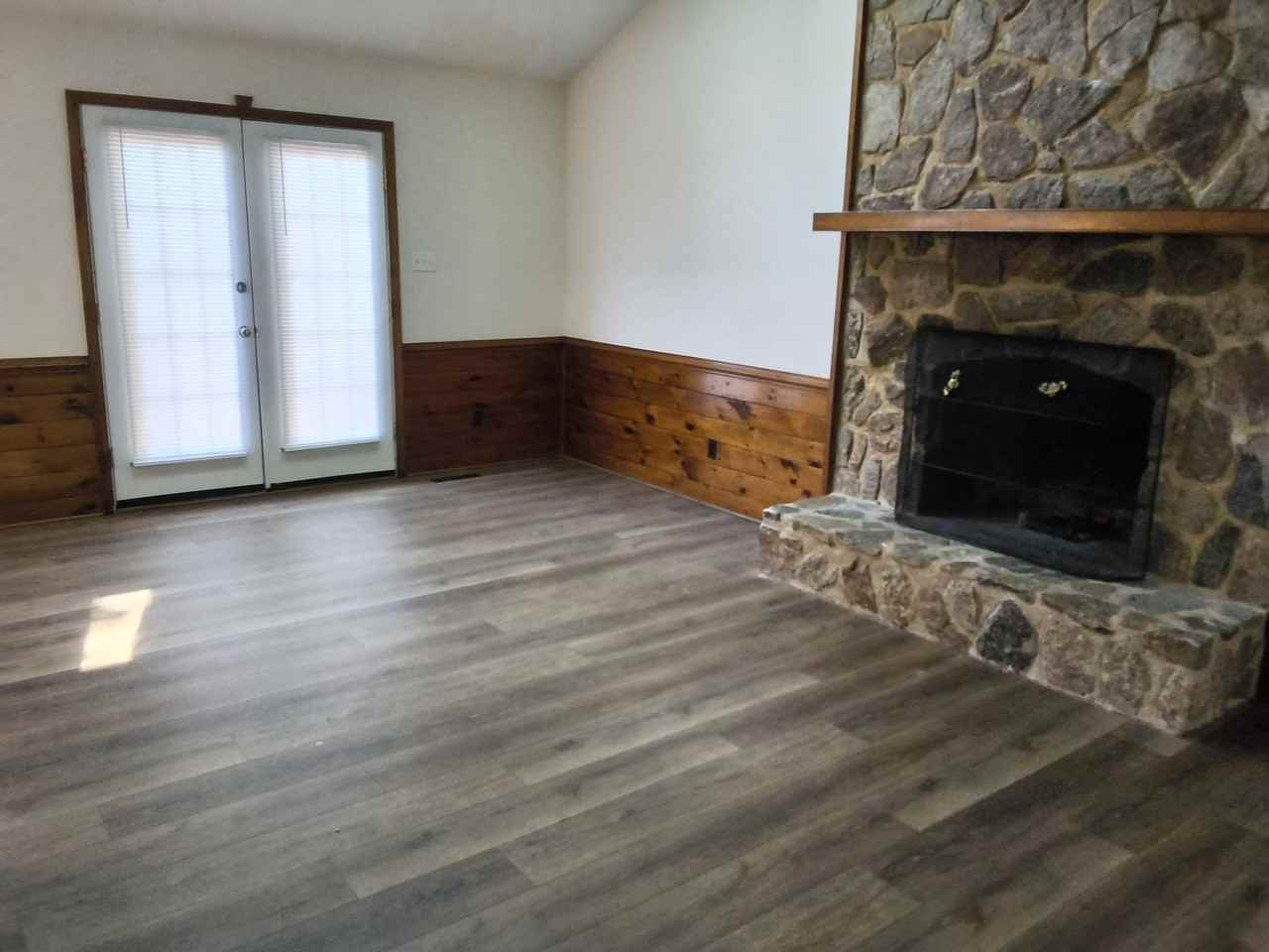 9523 Ladue Rd - Photo 4 of 13