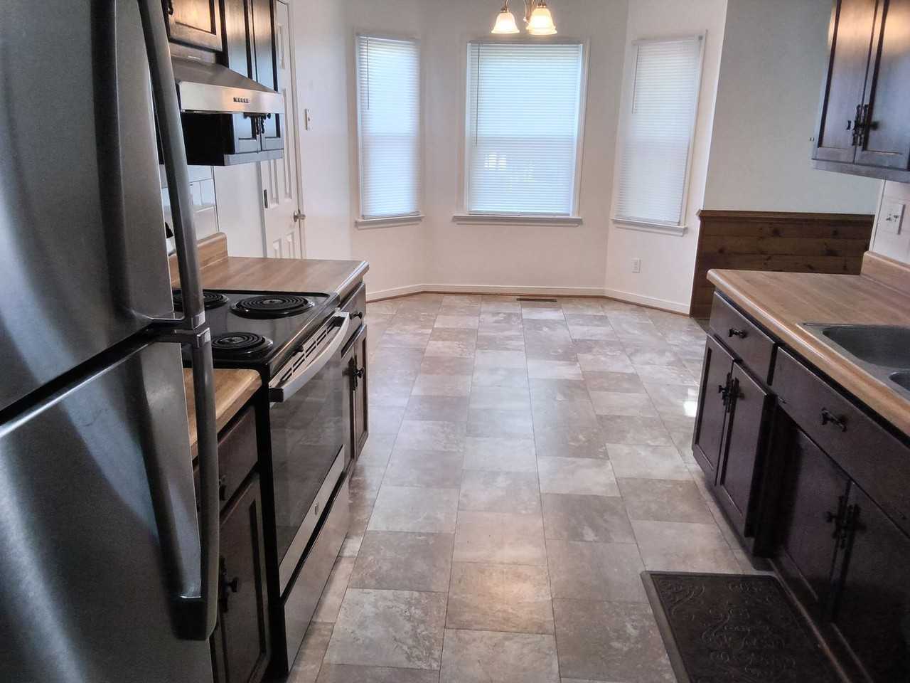 9523 Ladue Rd - Photo 5 of 13