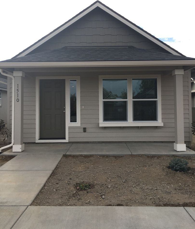 1510 Sw 36th Loop - Photo 2 of 6