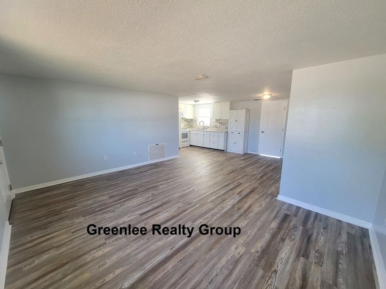 10225 Gardenia Ln - Photo 3 of 18