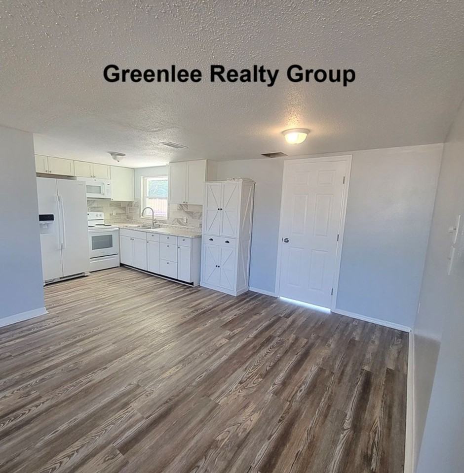 10225 Gardenia Ln - Photo 5 of 18