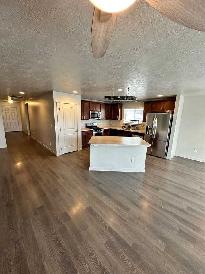 16920 Loggia Ave - Photo 3 of 17