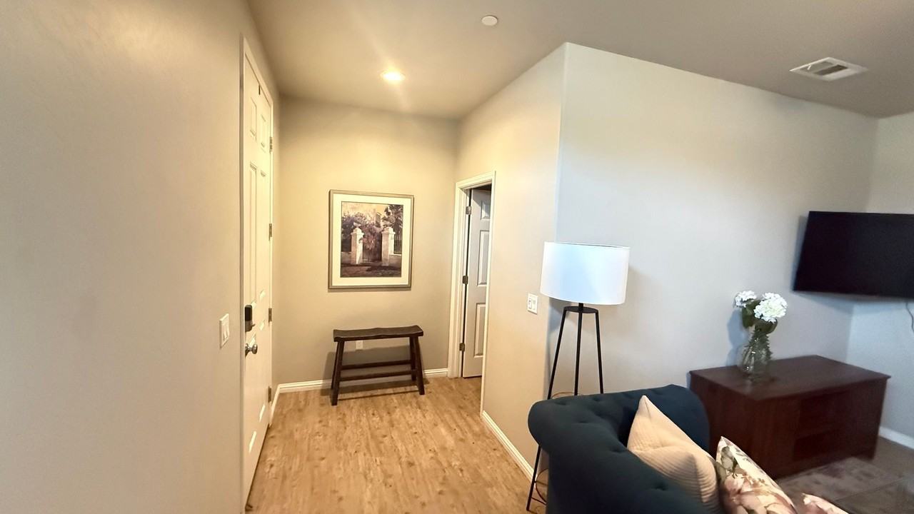 1867 W Roby Ave - Photo 5 of 15