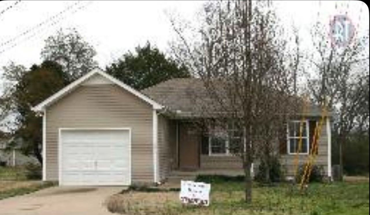 4923 Camborne Cir - Photo 2 of 18