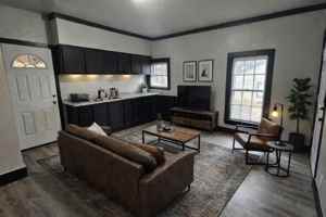 featured image of 118-118.5 Wood St