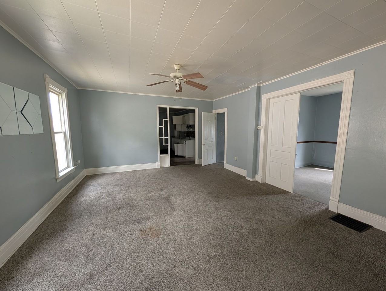 614 E 22nd St #1 - Photo 4 of 19