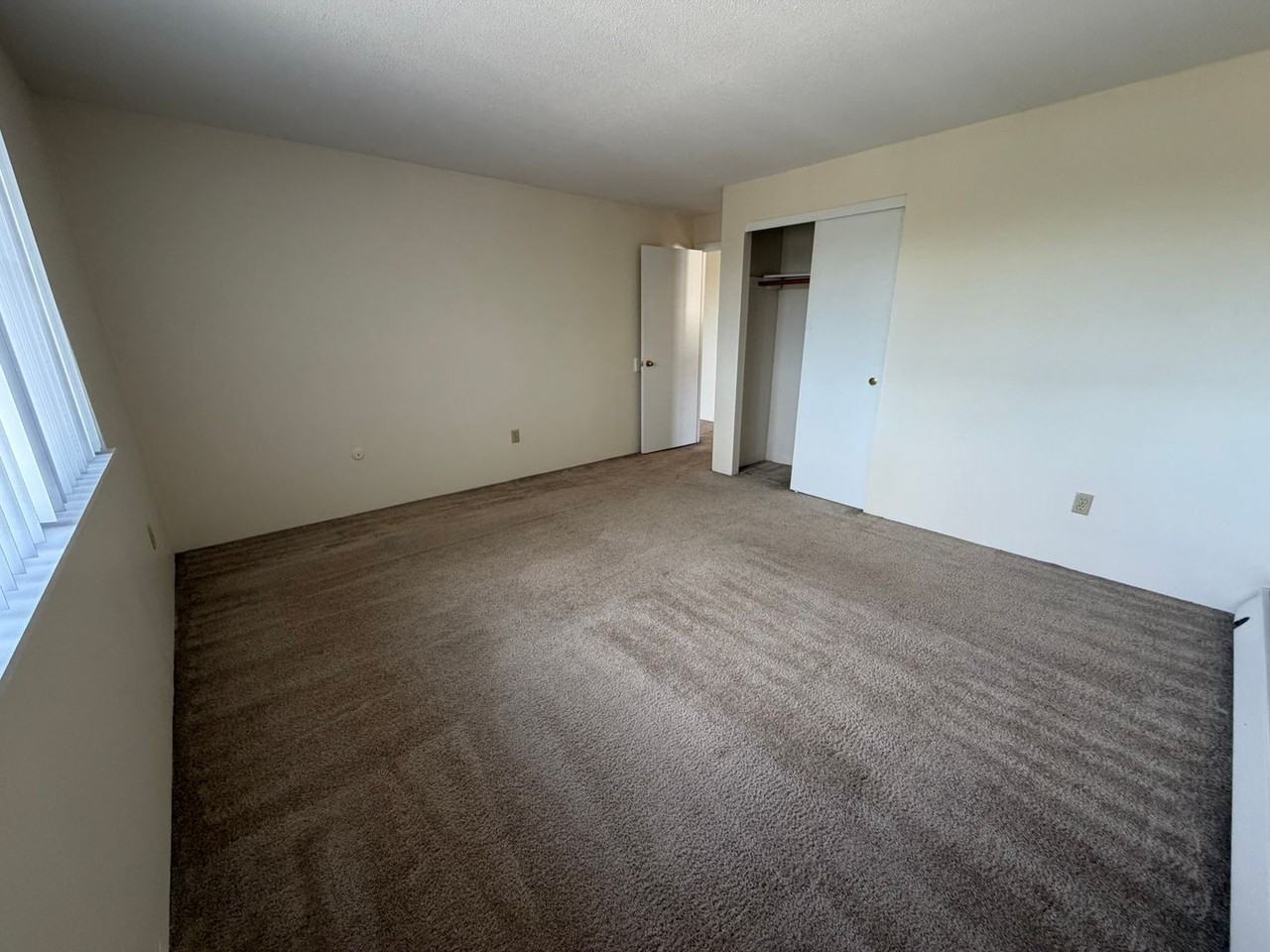 134 Mammoth Rd #29 - Photo 6 of 12