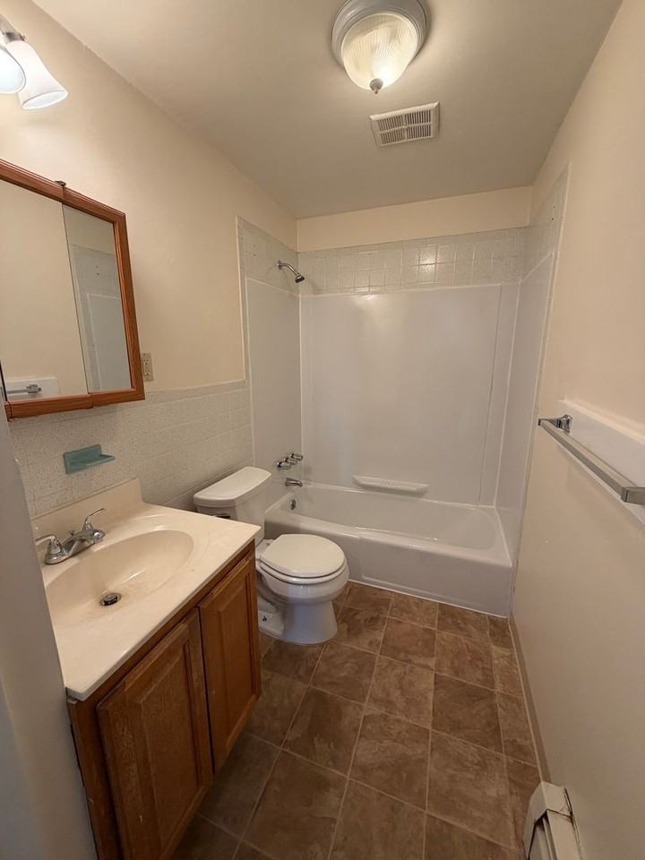134 Mammoth Rd #29 - Photo 7 of 12