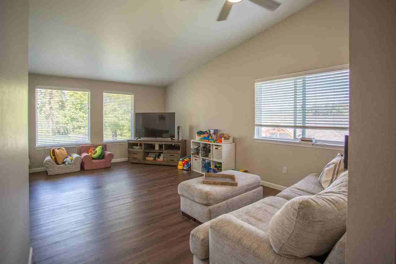 2521 123rd Ave Sw - Photo 7 of 12