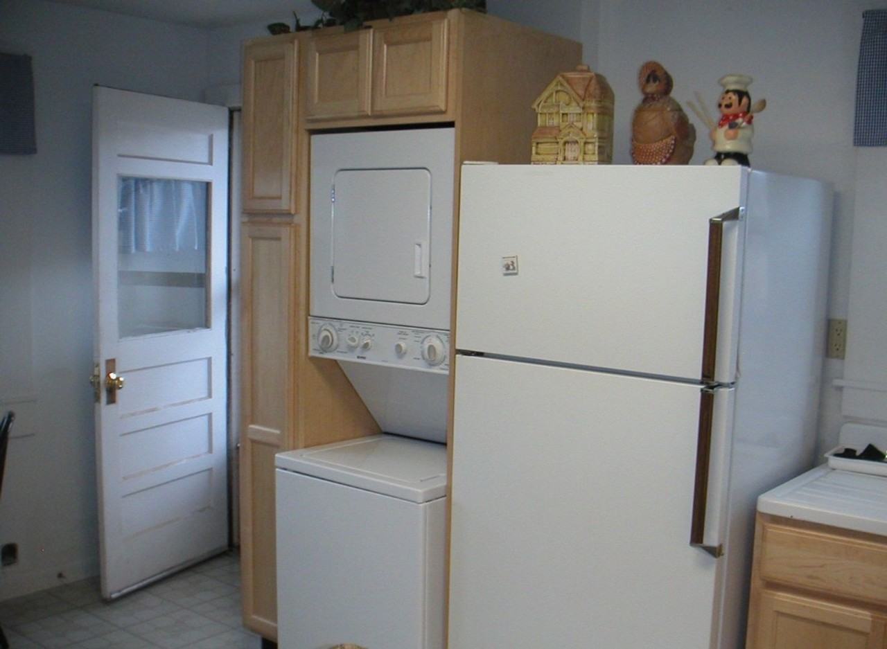 425 E Arbecam Ave - Photo 4 of 13