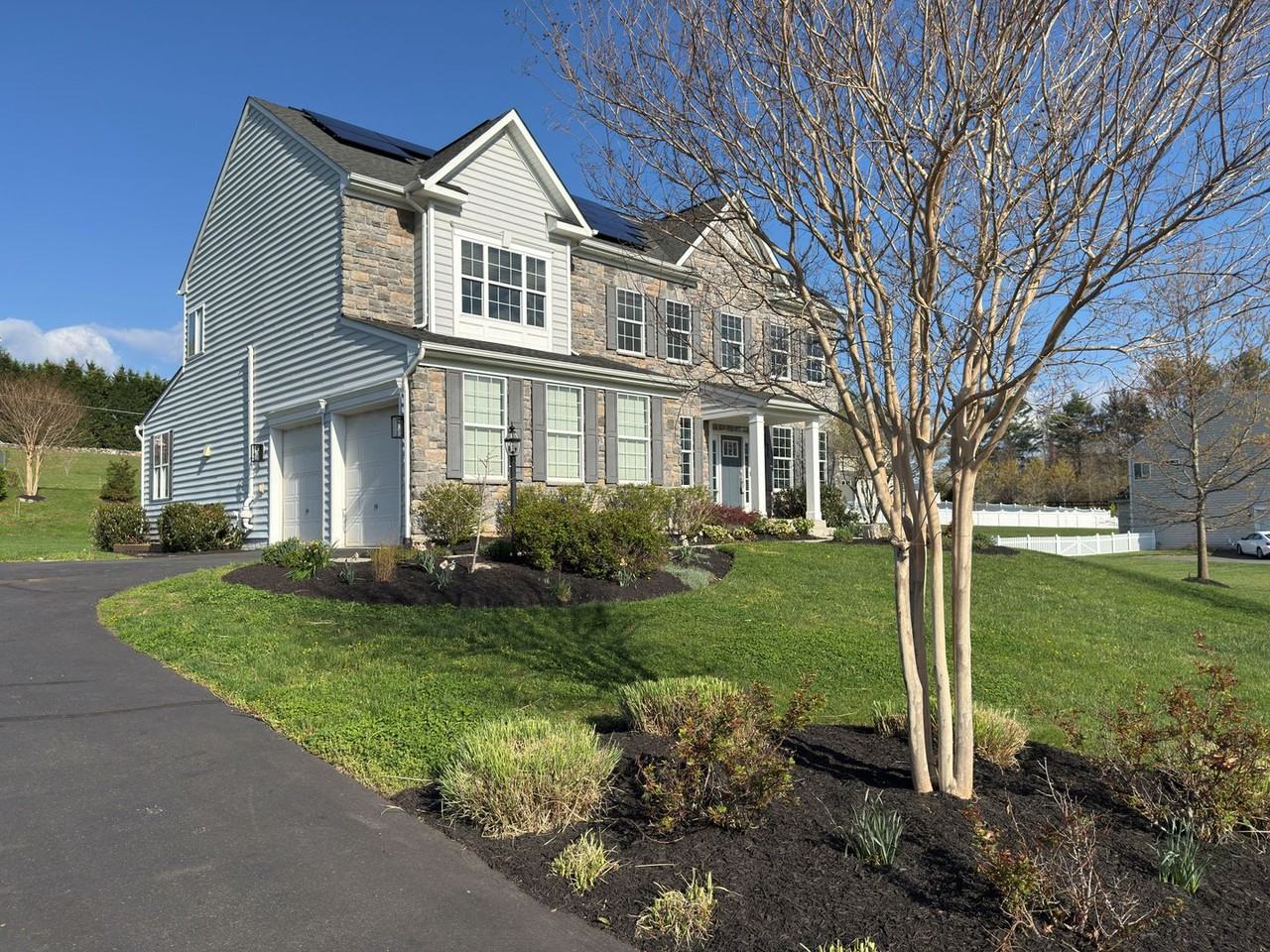 8 Ramsdell Ct - Photo 3 of 50