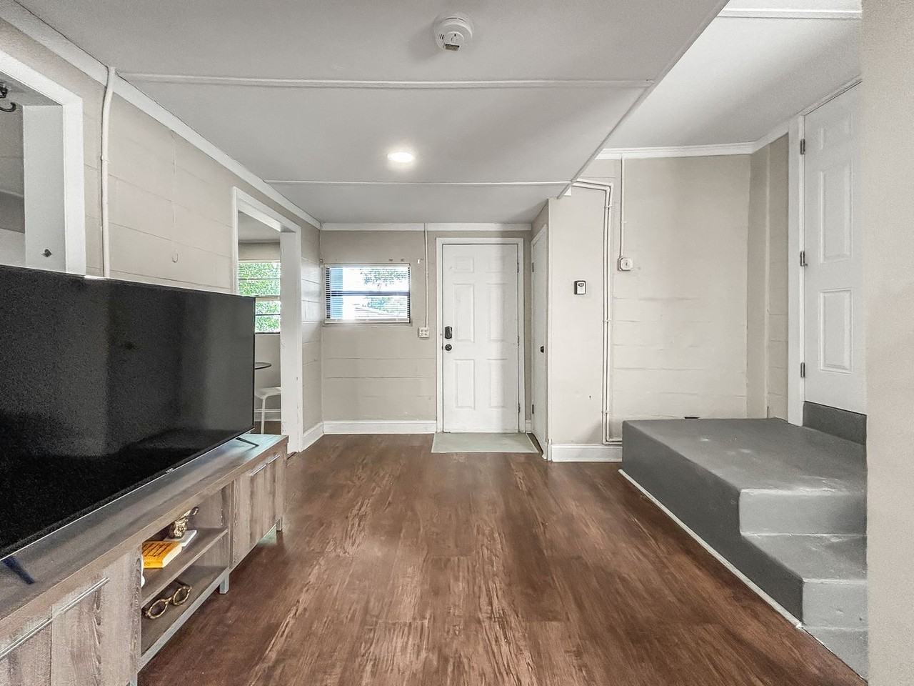 1515 E 31st Ave - Photo 3 of 20