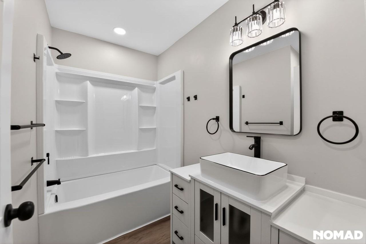 866 Wellman St - Photo 5 of 28