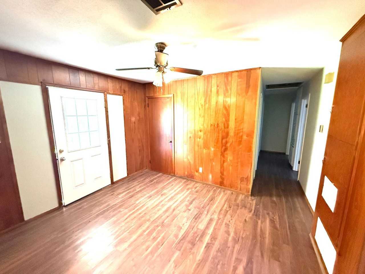 5190 Greensboro Dr - Photo 7 of 13