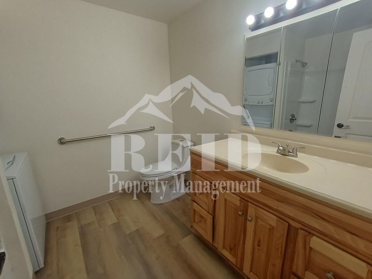 693 Pearl Pl - Photo 6 of 17