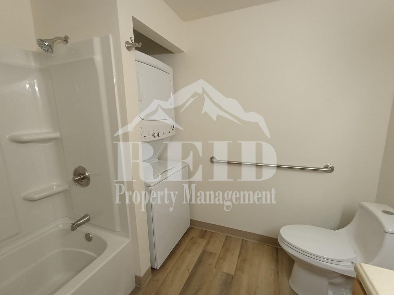 693 Pearl Pl - Photo 7 of 17