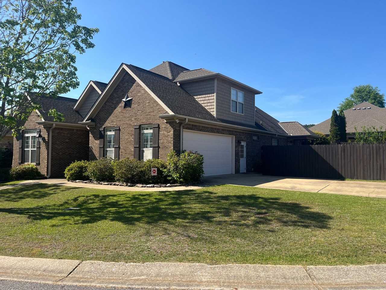 808 Old White Ln - Photo 2 of 36