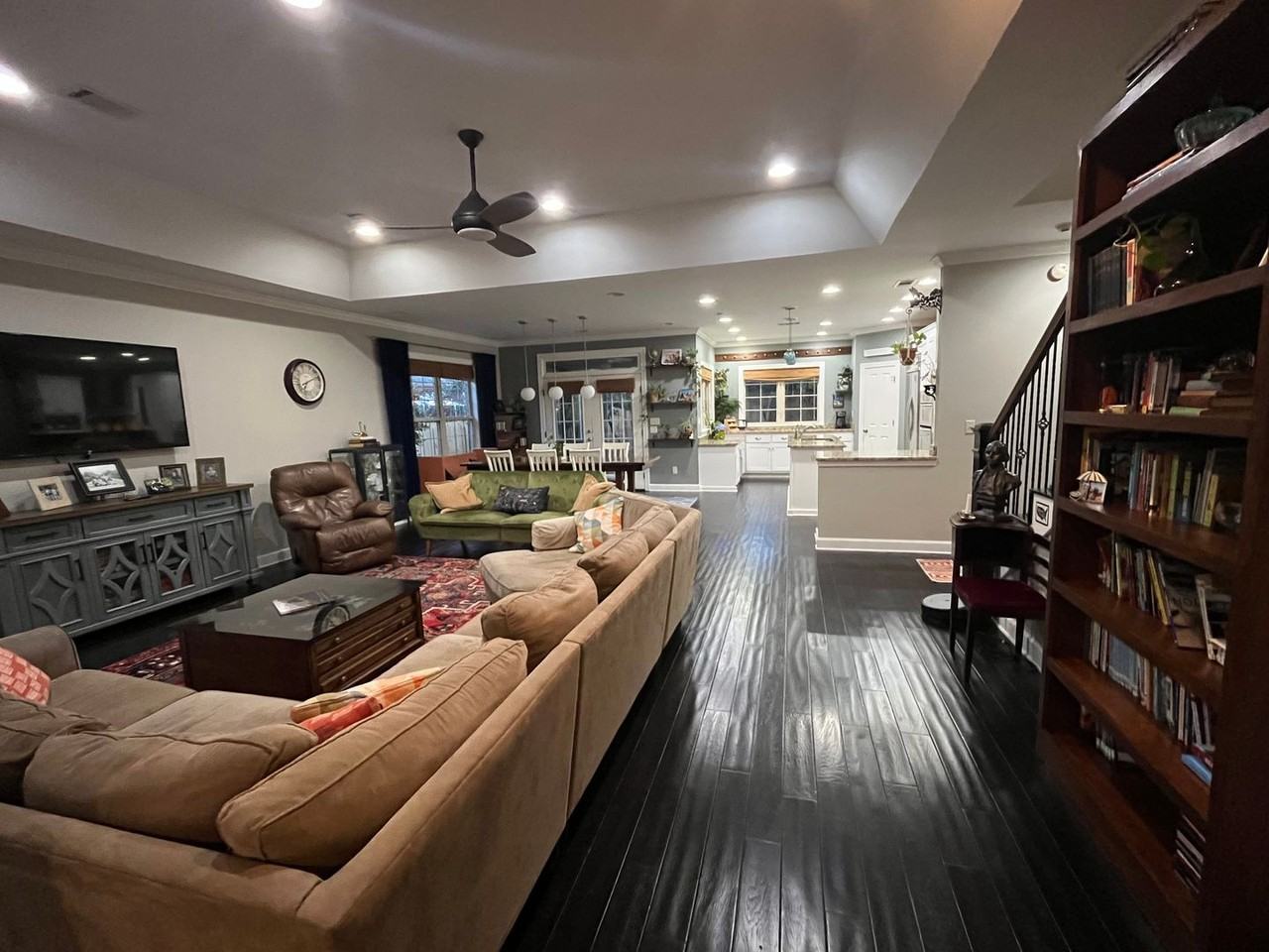 808 Old White Ln - Photo 4 of 36