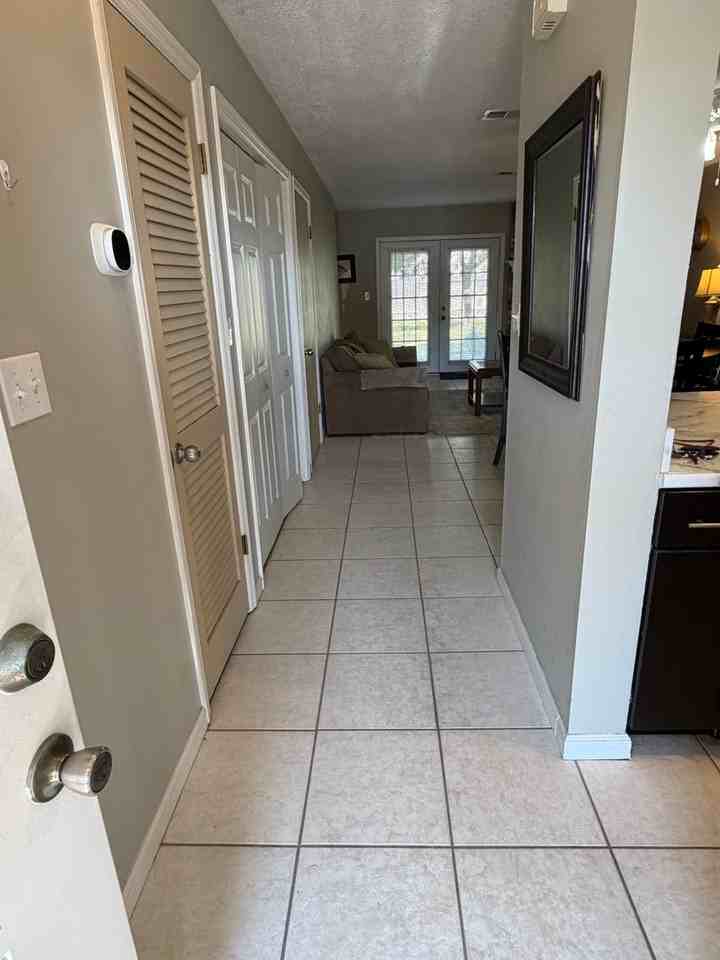 2 Court Dr - Photo 6 of 44