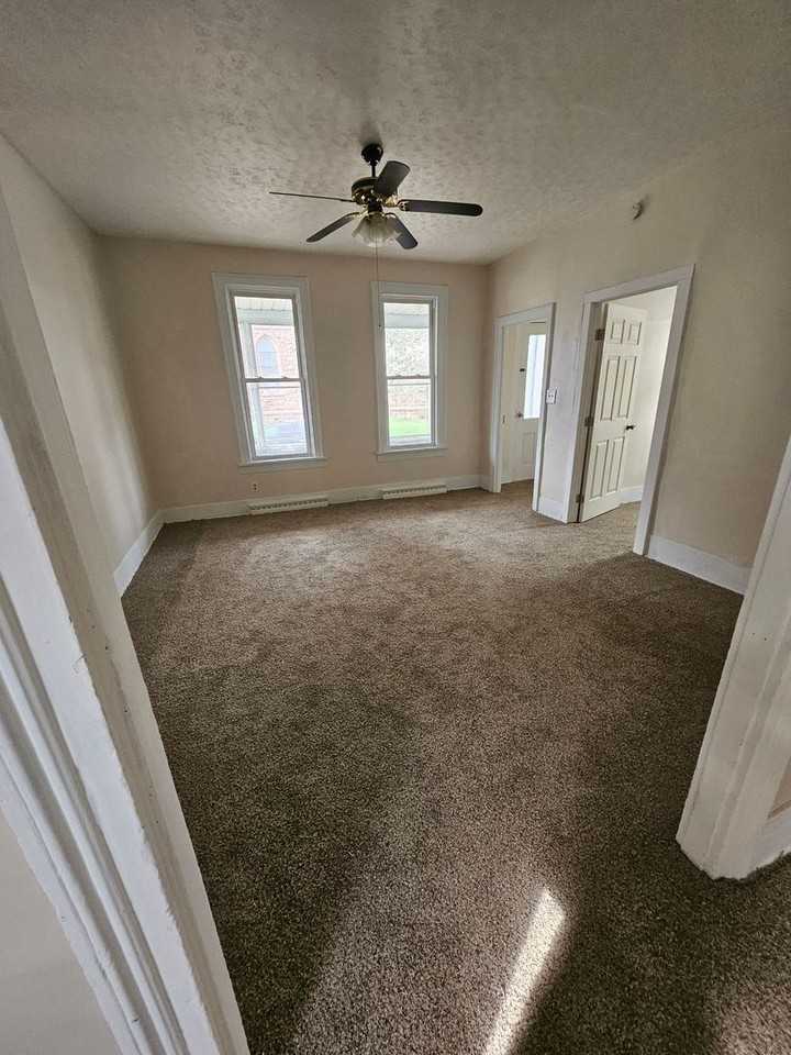 623 Raspberry St - Photo 2 of 13