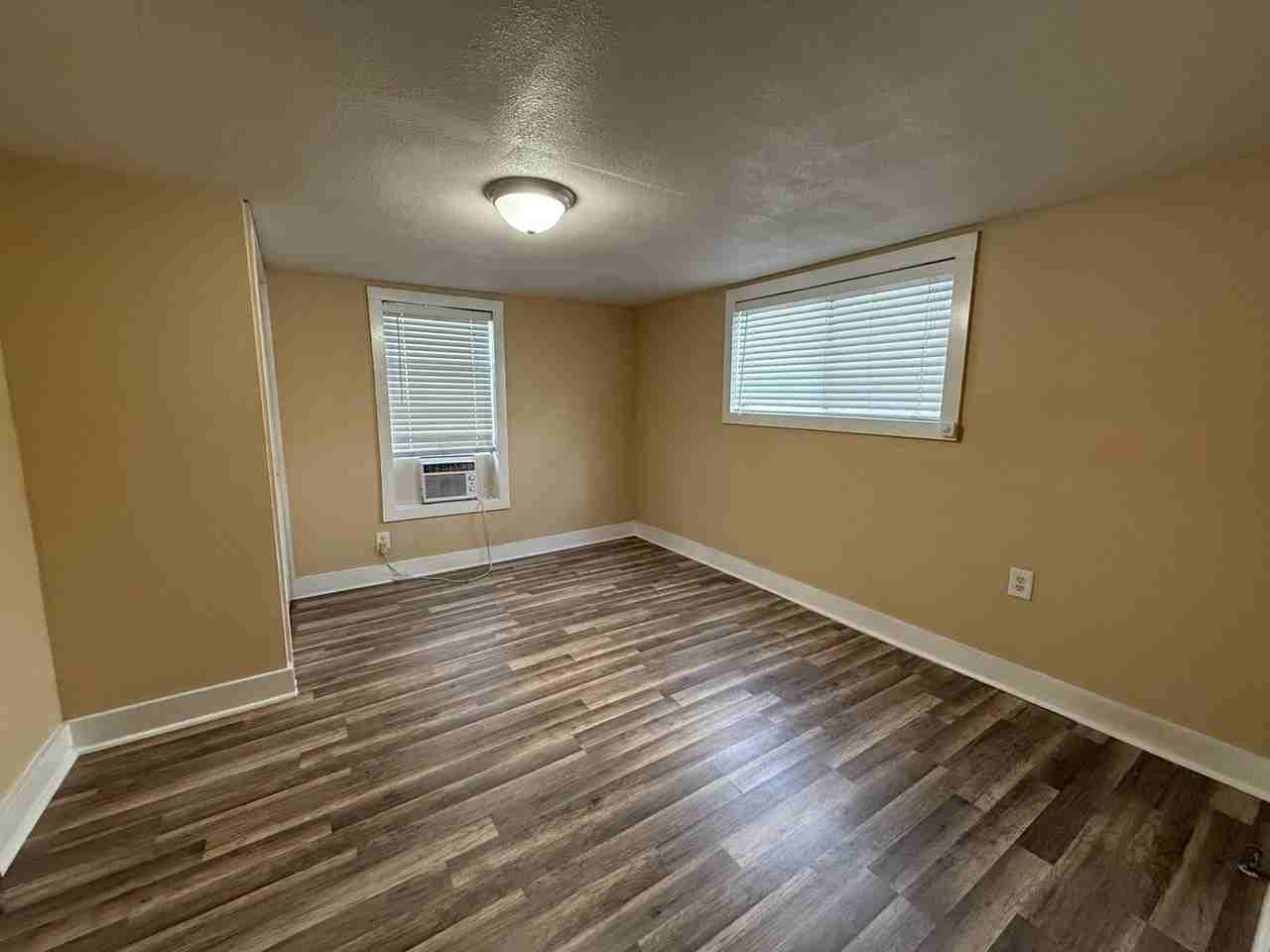 4014 W Travis St - Photo 2 of 8