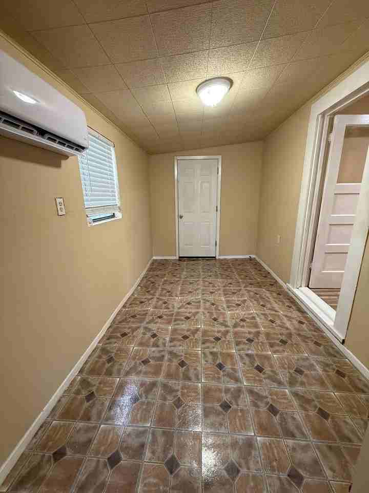 4014 W Travis St - Photo 3 of 8