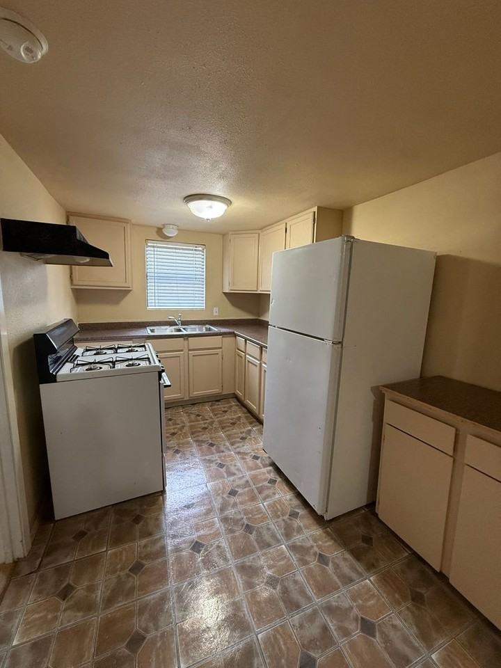 4014 W Travis St - Photo 4 of 8