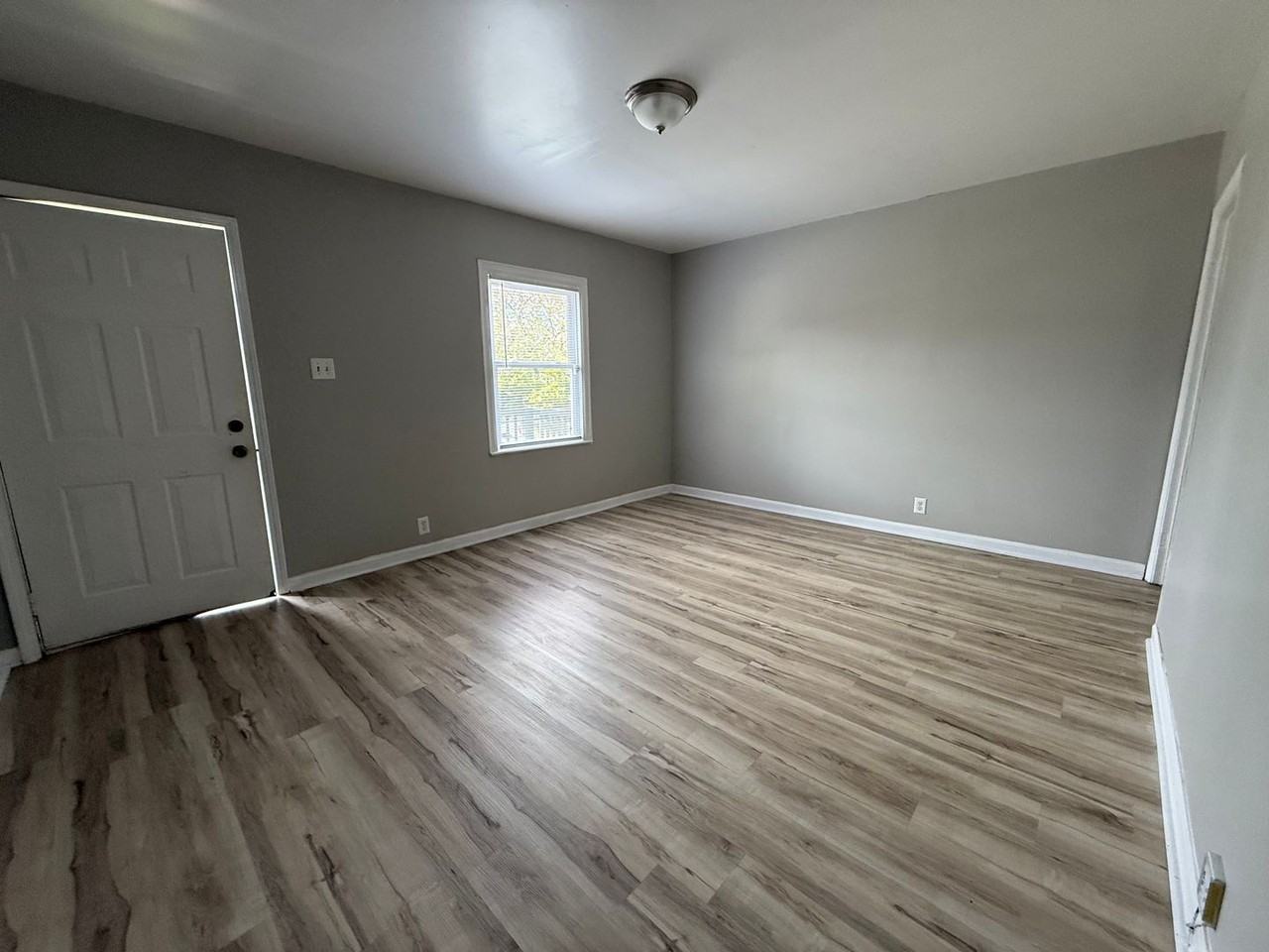 1521 N Kealing Ave - Photo 5 of 18