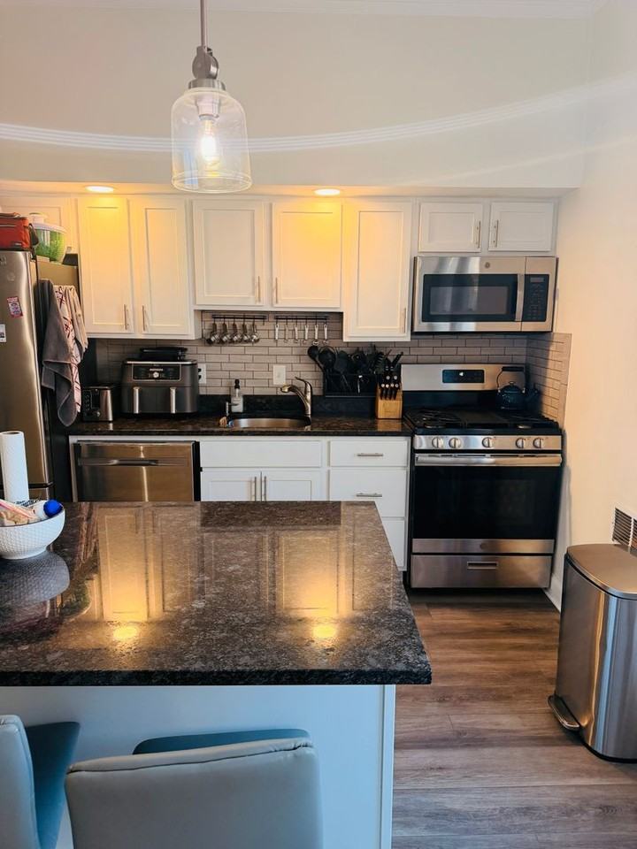 4045 Butler St - Photo 3 of 11