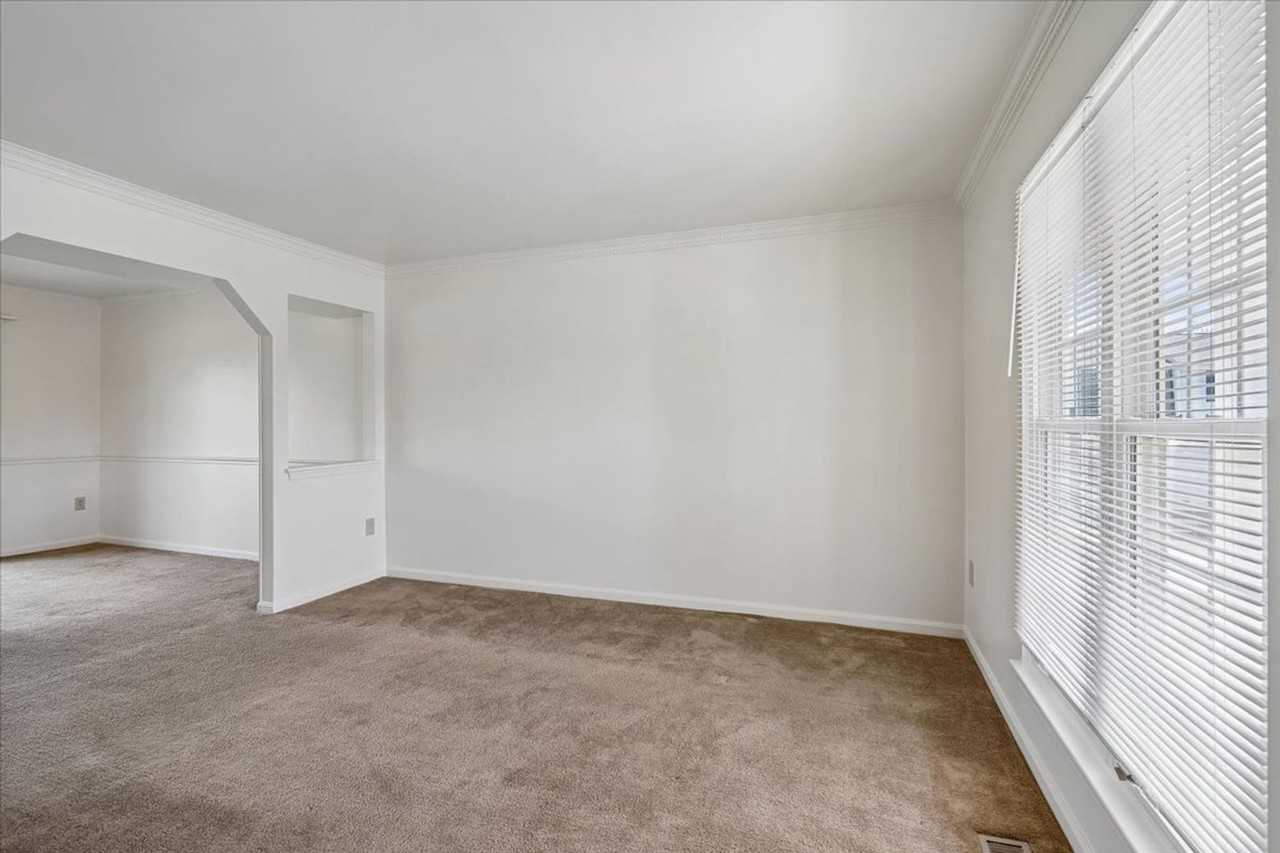 9313 Taverney Ter - Photo 4 of 22