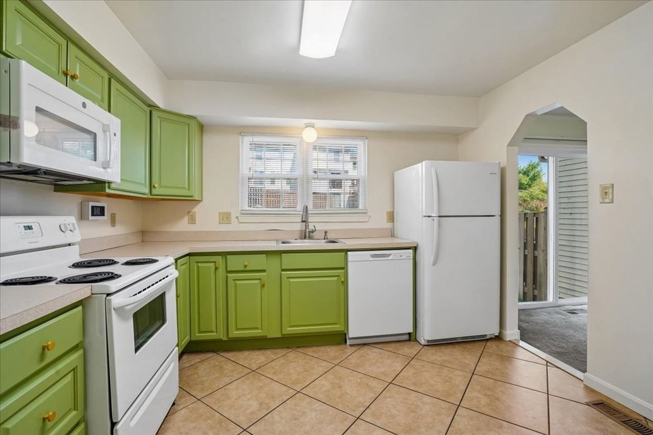 9313 Taverney Ter - Photo 7 of 22