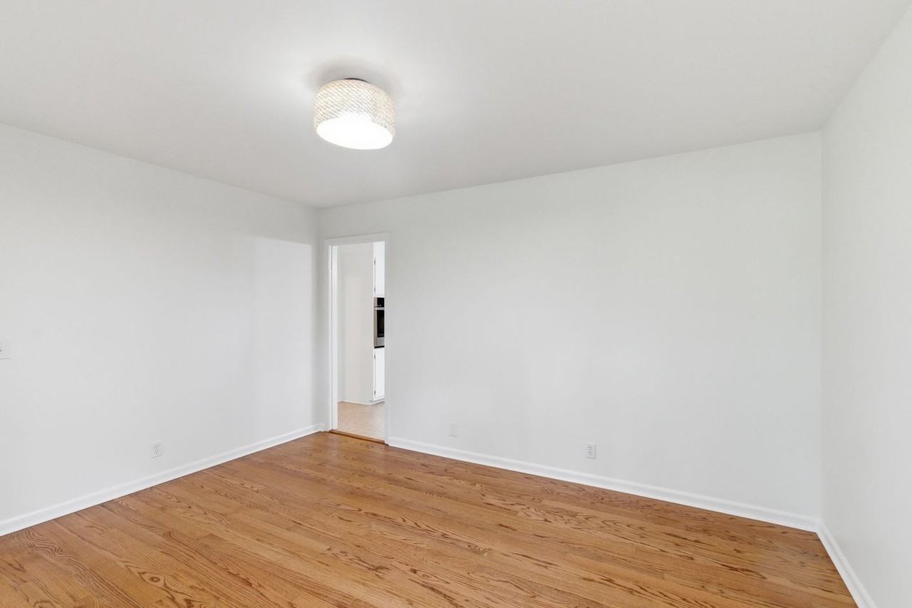 4744 Briarwood Dr - Photo 4 of 28