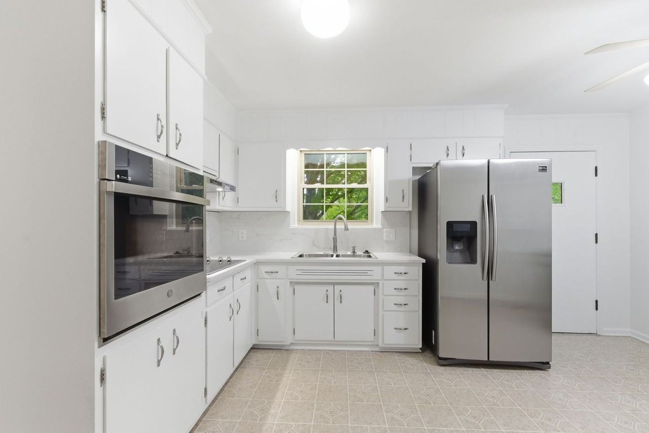 4744 Briarwood Dr - Photo 7 of 28