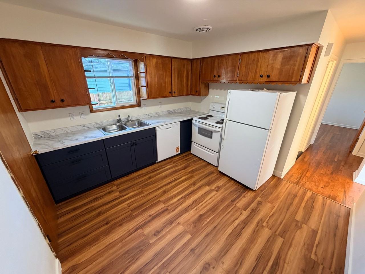 4525 Rivercrest Dr N - Photo 5 of 13