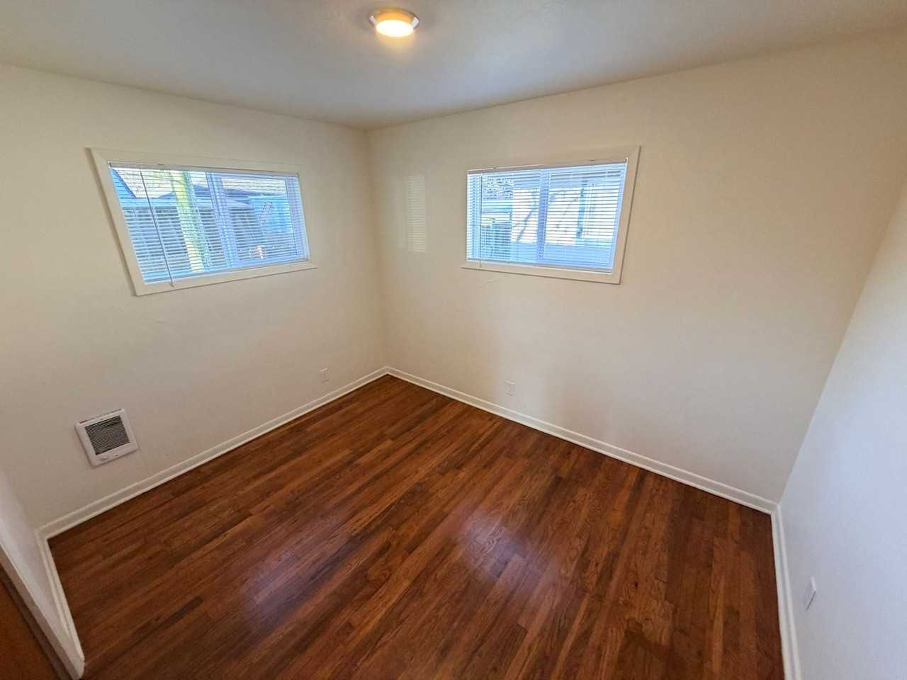 4525 Rivercrest Dr N - Photo 7 of 13