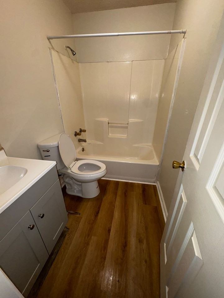 582 Green Gable Ct - Photo 2 of 4