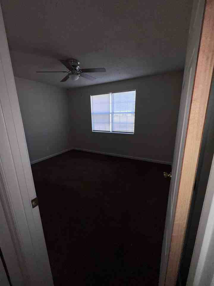 582 Green Gable Ct - Photo 3 of 4