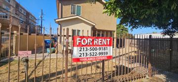 featured image of 611 E 75th St