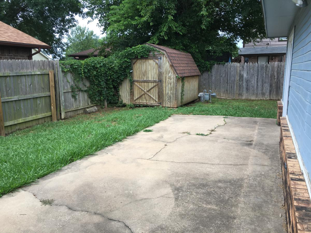 2001 S Cherokee Ave - Photo 2 of 5