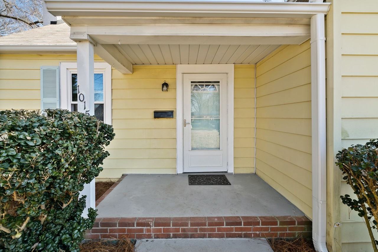 1015 Martin St - Photo 2 of 21