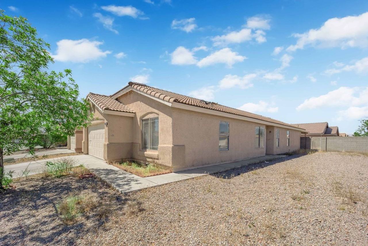 2537 Rosy Sunrise St - Photo 2 of 20