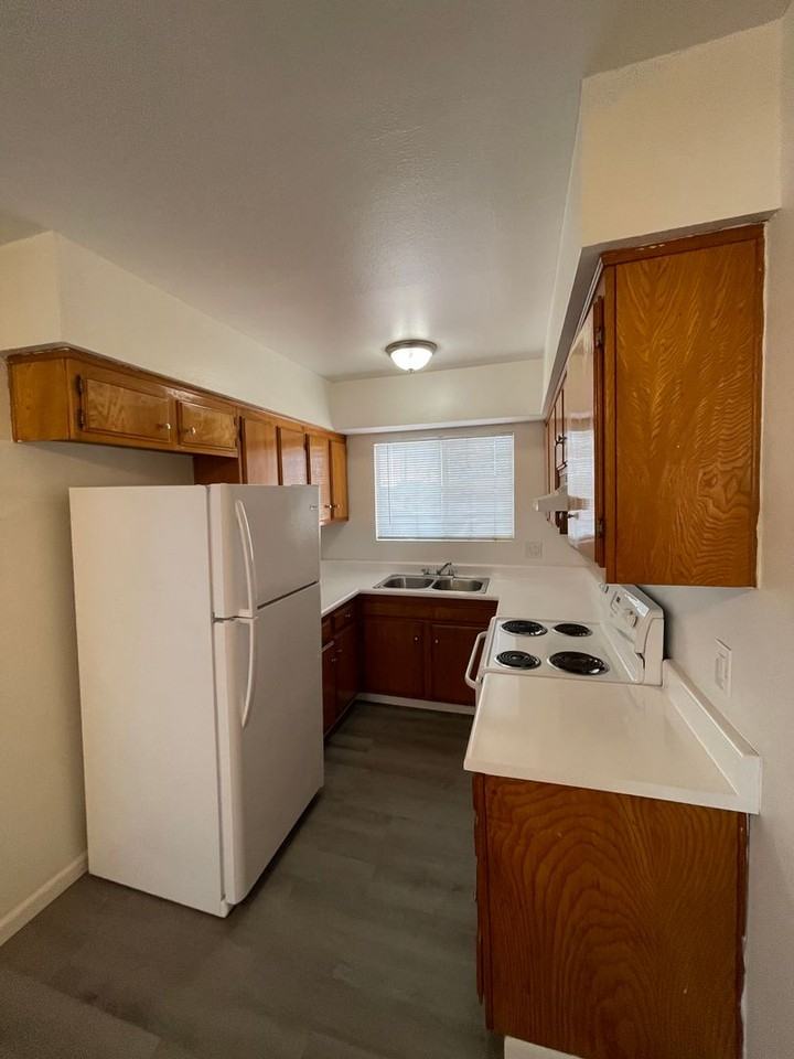 2228 I Ave #F - Photo 4 of 10