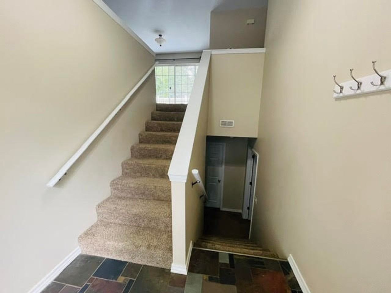 21700 Sable Rd - Photo 2 of 19