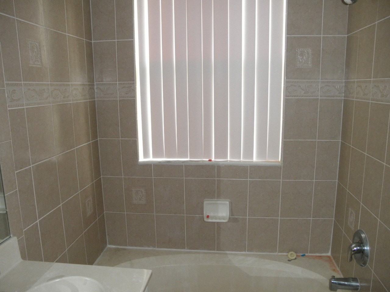 913 Pipers Cay Dr - Photo 6 of 7