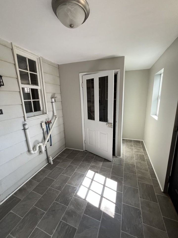 236 E King St - Photo 7 of 16