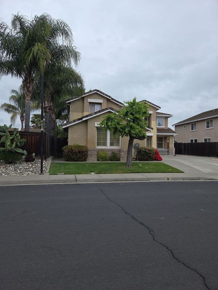 2822 Regatta Cir - Photo 3 of 3