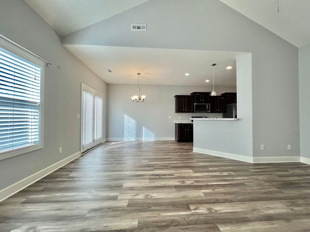 3791 Willow Creek Rd - Photo 5 of 19