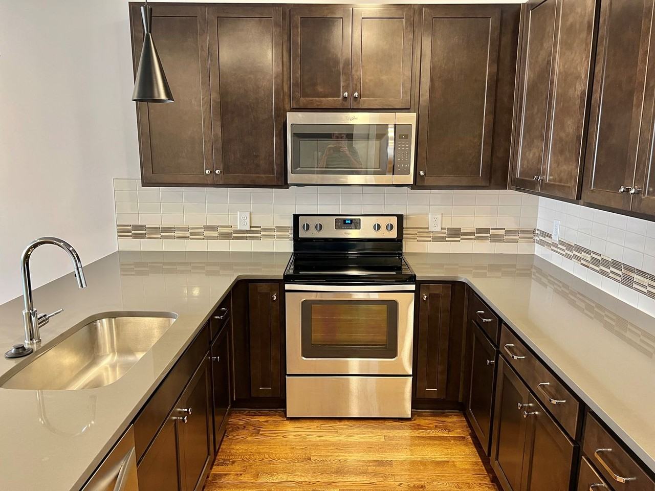 1035 Chester Ave #2 - Photo 6 of 23