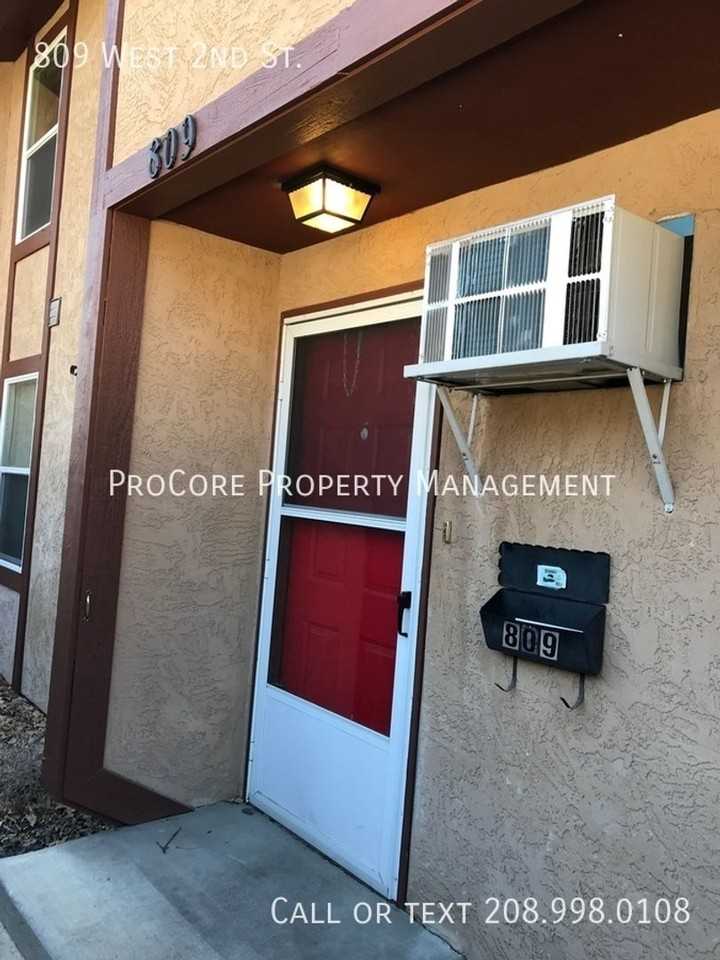 809 W 2nd St - Photo 2 of 12